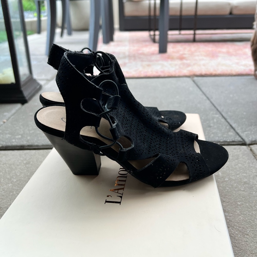 Y Not? Black Wedges Size 6M